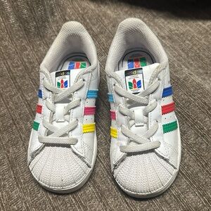 Toddler Adidas superstar shoe, laceless